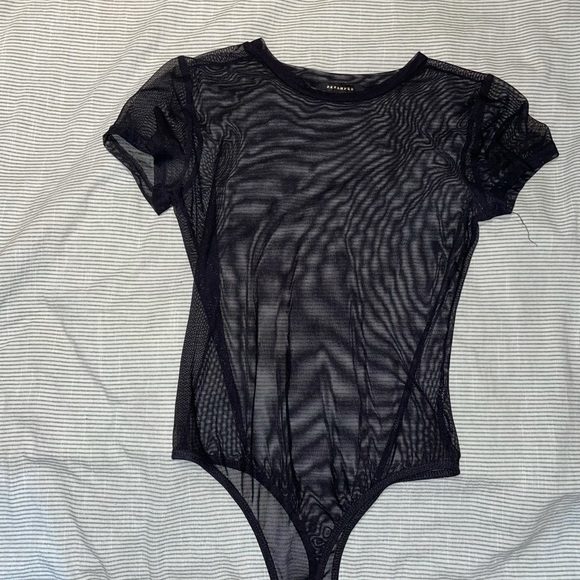 Black mesh bodysuit t-shirt style sleeves - Picture 3 of 3